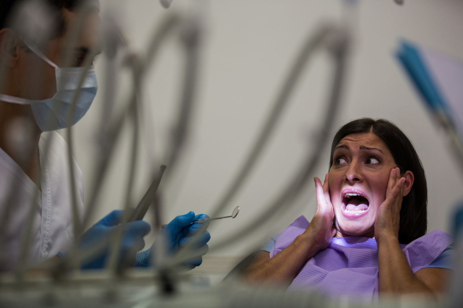 Angst vor Zahnarzt wegen schlechter und fehlender ZÃ¤hne - Ã–sterreichs  ZahnÃ¤rzte gehen neue Wege fÃ¼r Angstpatienten - implantat.or.at
